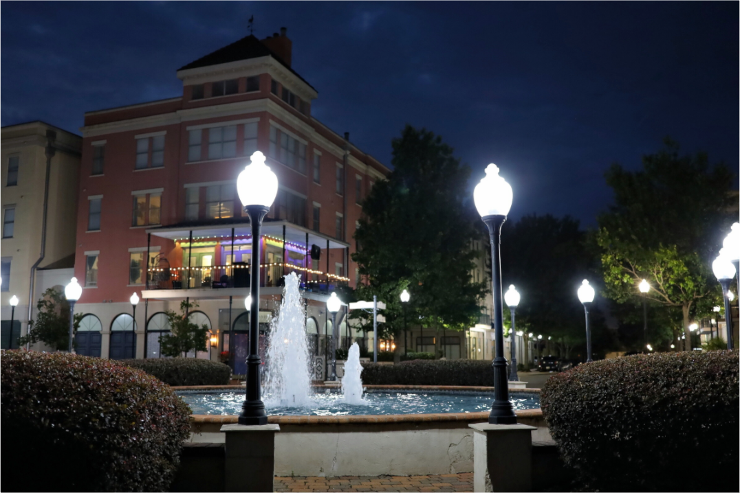 Main image Plaza with fountain